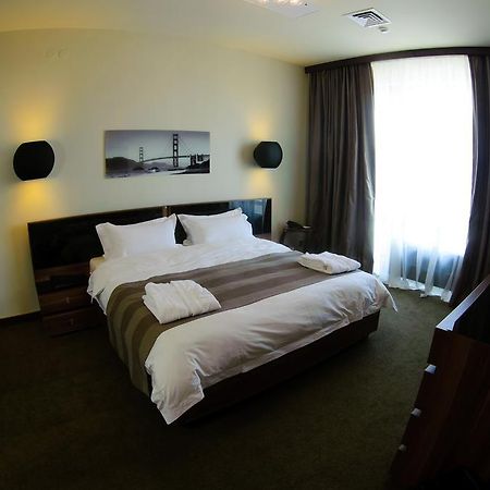Voyage Hotel Karagandy Dış mekan fotoğraf