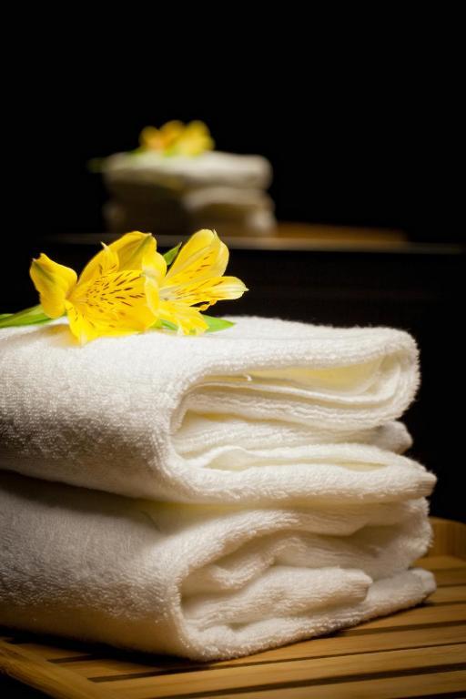 Voyage Hotel Karagandy Oda fotoğraf