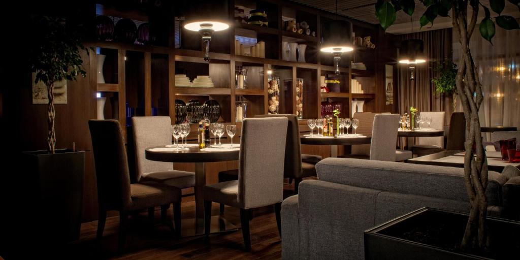 Voyage Hotel Karagandy Dış mekan fotoğraf