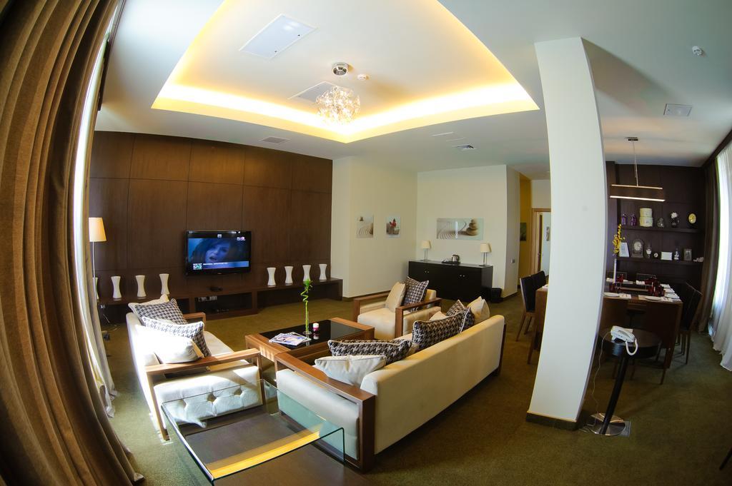 Voyage Hotel Karagandy Dış mekan fotoğraf