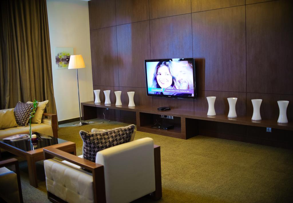 Voyage Hotel Karagandy Dış mekan fotoğraf